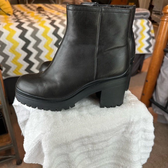 Jeffrey Campbell Shoes - Jeffrey Campbell Black Leather Ankle Boots